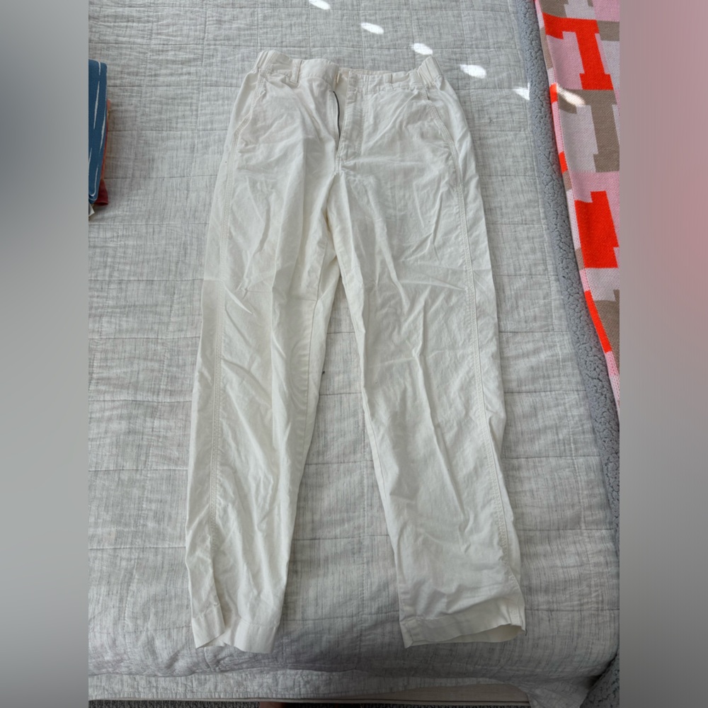 Uni Qlo white linen cropped trousers